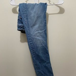 Light wash american eagle jeans size 6 regular
